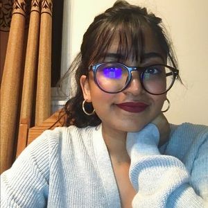 Meet your Posher, Aparna